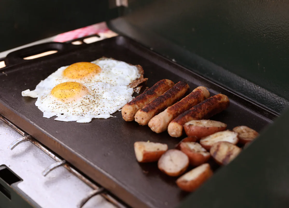 Coghlan's Cast Iron Griddle - Image 3
