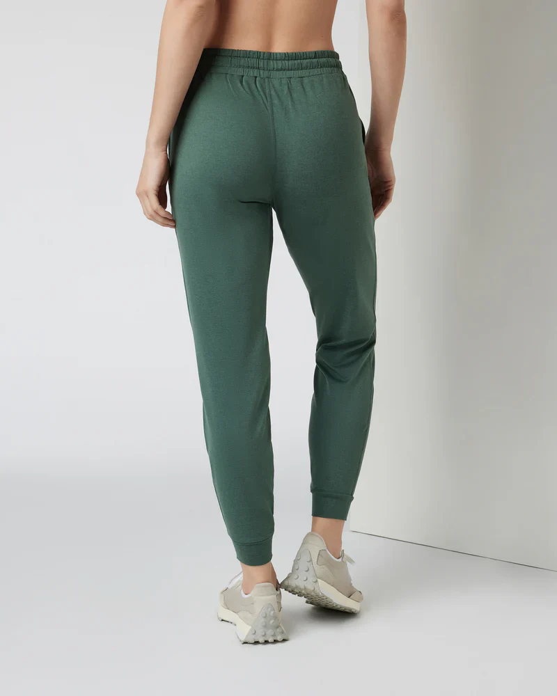 Vuori Performance Jogger Women's - Image 11