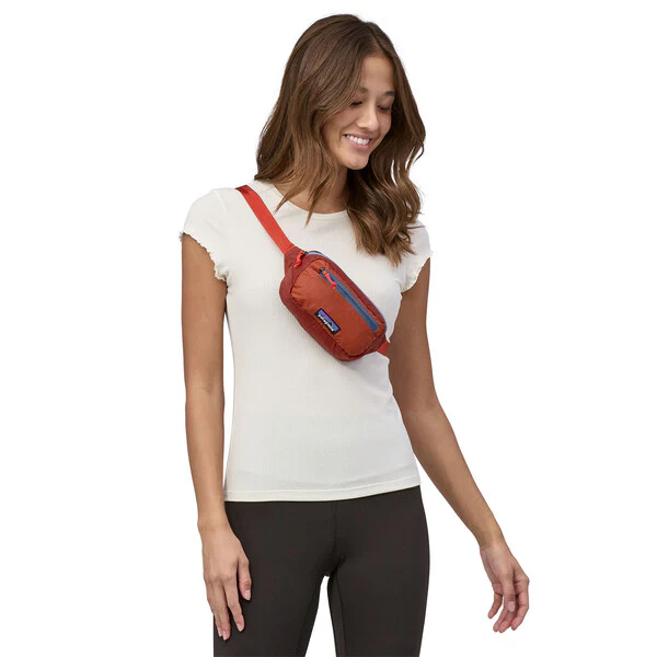 Patagonia UL Black Hole Mini Hip Pack - Image 7